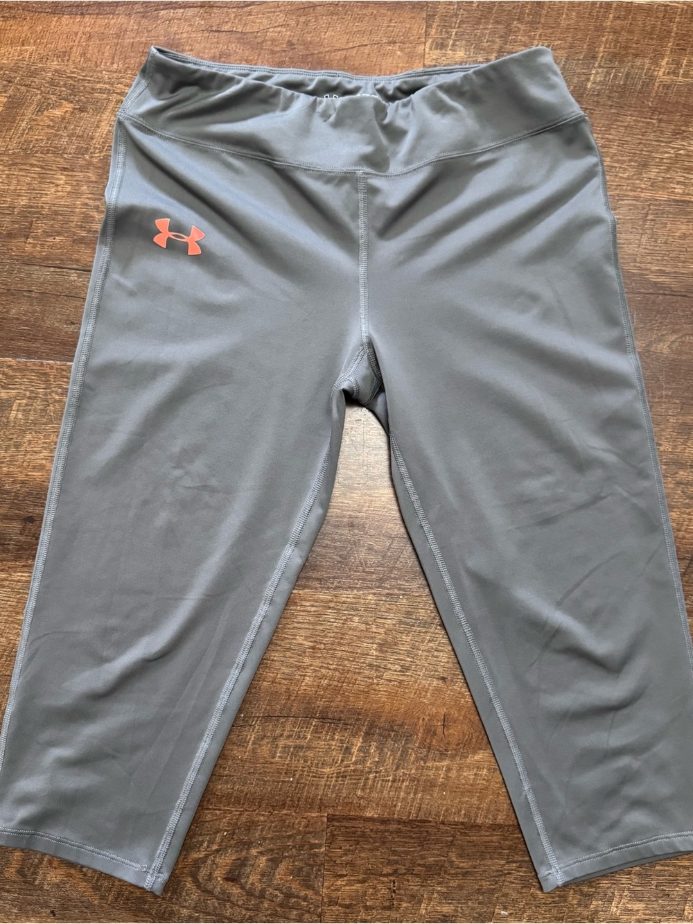 Under Armour Youth XL Girls' Gray Capri Leggings with Pink Logo AllSeasonGear